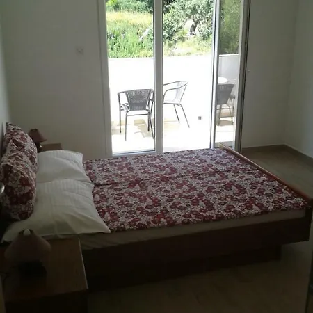 Apartment Put *