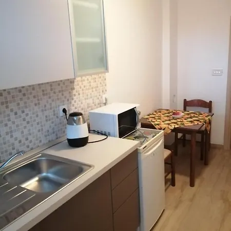 Apartment Put *