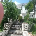 아파트 Put