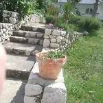 Put 아파트 *